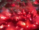Athene kleurt rood na Conference League-winst Olympiakos