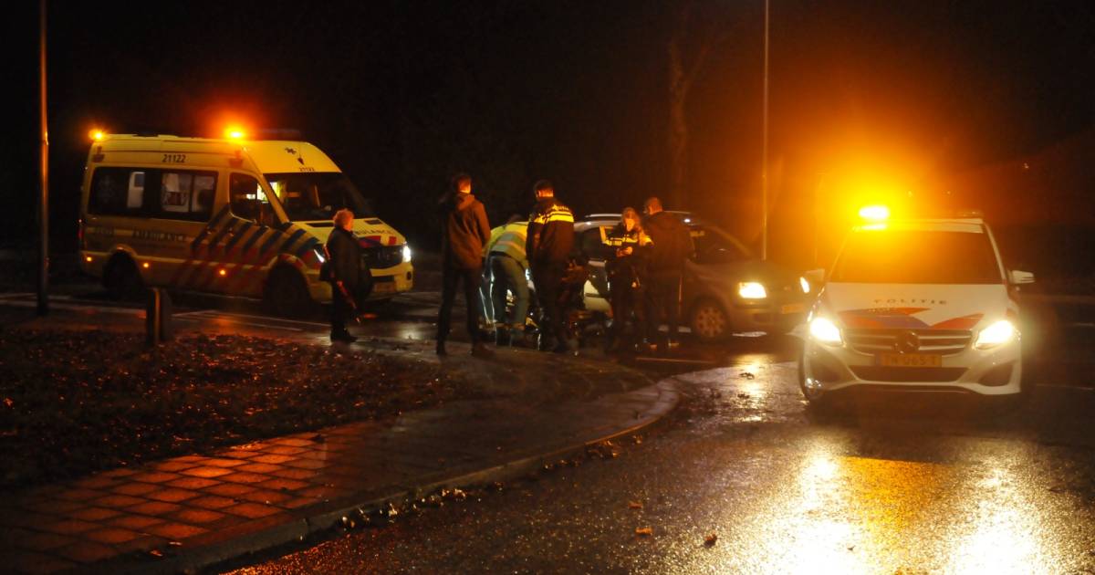 Oudere man gewond bij ongeluk met twee auto’s in Oss.