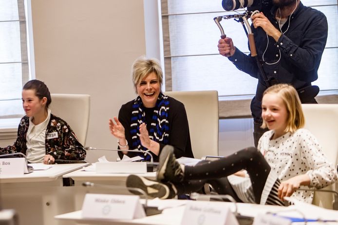 Prinses Laurentien leidde de eerste presentatie van de Raad van Kinderen in Deventer.