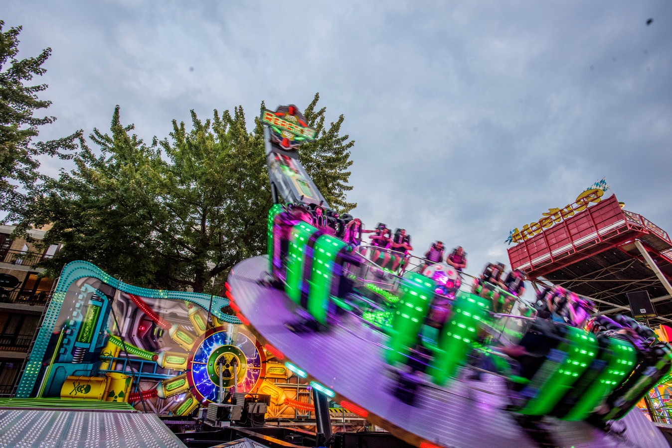 Kermis Tilburg De Oudste Hoogste Snelste Natste Langzaamste Foto Bd Nl