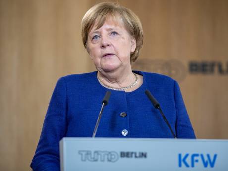 Angela Merkel appelle à des "restrictions supplémentaires" car "chaque jour compte"