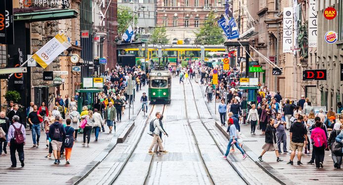 Een winkelstraat in de Finse hoofdstad Helsinki.