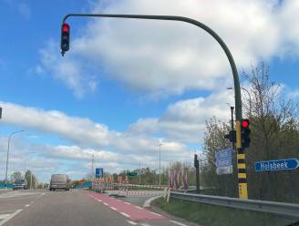 Drie nachten werken aan openbare verlichting op-en afrittencomplex E314 ter hoogte van Holsbeek