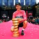 Na één demarrage bergop zit Hindley toch op zijn roze wolk