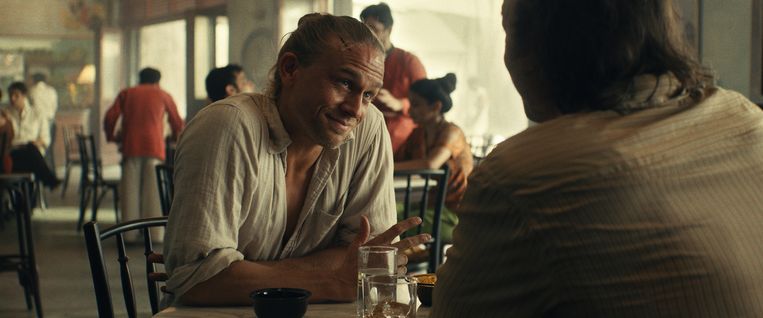 Charlie Hunnam in 'Shantaram'. Beeld Apple