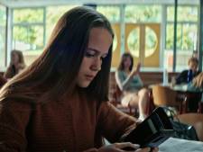 Elburgse Tirza (17) speelt in film over sexting: ‘Best wel heftig om te zien hoe groot het effect ervan is’