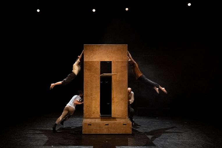 Abby Neuberger, Luca Bernini, Maiol Pruna Soler en Francesco Germini  in Nuye door Eia. Beeld Filo Menichetti