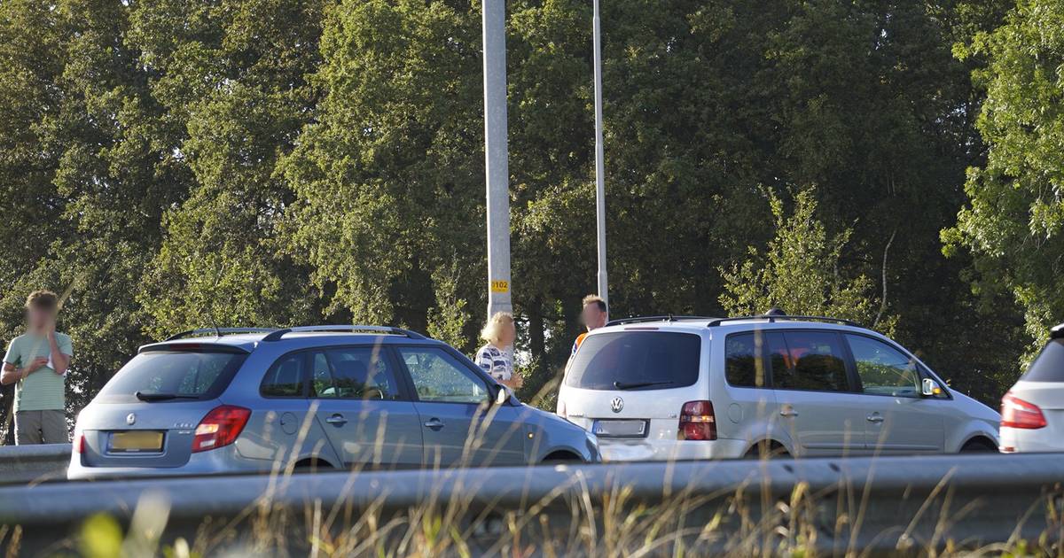 Flinke vertraging op A73 bij Boxmeer door kop-staartbotsing.