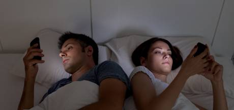 Als je aan deze twee voorwaarden voldoet, heb je een telefoonverslaving 