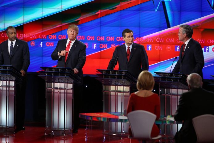 De gauche à droite: Ben Carsons, Donald Trump, Ted Cruz et Jeb Bush lors d'un débat de la primaire républicaine.
