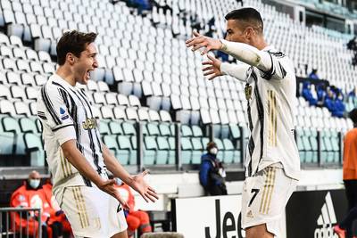 Juventus wint topper tegen Napoli dankzij doelpunten Ronaldo en Dybala