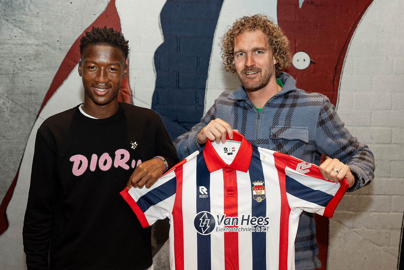 Officieel: aanvallend talent Khaled Razak (17) ondertekent nieuw ...