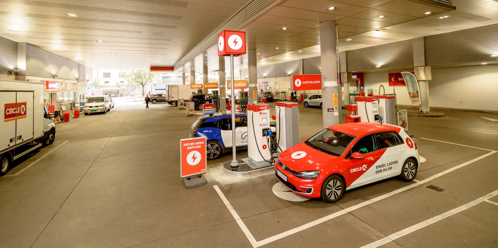 dit-land-verkoopt-in-april-mogelijk-de-laatste-niet-elektrische-auto