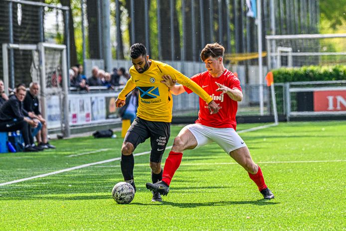 Unitas'30 en Rood-Wit op archiefbeeld