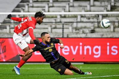 Blunderende Butez mag invaller Ilenikhena danken: Antwerp knokt zich in extremis naar punt tegen Anderlecht