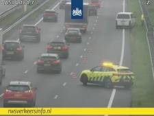 Aansluiten op A50: file tussen Apeldoorn en Arnhem door kapotte auto
