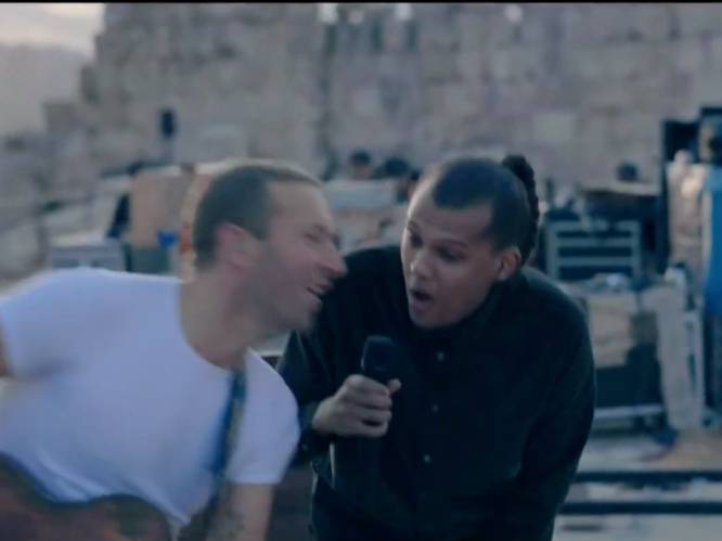 Bekijk hier het volledige optreden van Coldplay met Stromae in Jordanië
