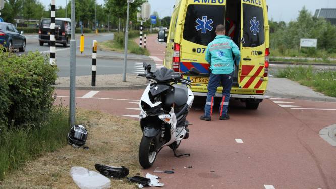 Fietsster (50) gewond bij botsing met scooterrijder in Nijkerk