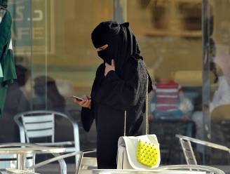 “Google en Apple moeten app die Saudische vrouwen volgt uit aanbod halen”