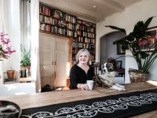 Aan Annekes tafel zitten mensen én dieren uit allerlei landen
