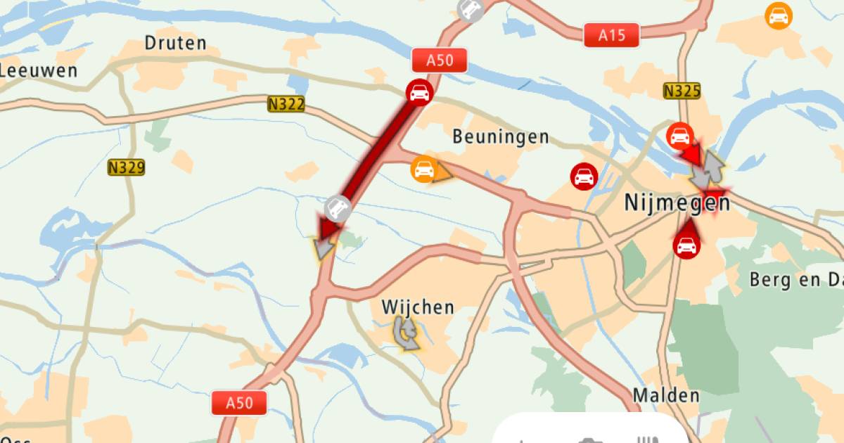 Rijbaan A50 uur dicht na ongeluk met vrachtwagen bij Ewijk.