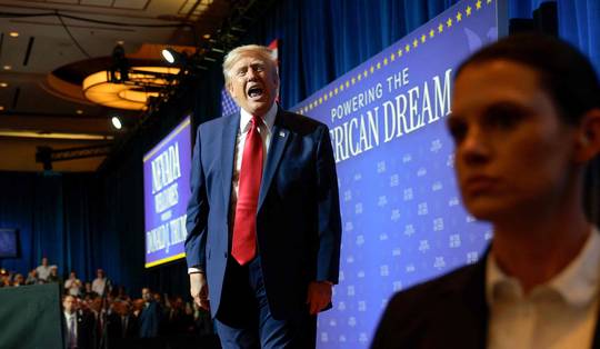 Trump valt Democraten aan na overwinning progressieve kandidaat in Michigan: ‘Grootste dreiging voor ons land’ • President ontkent munitietekorten: ‘Verraderlijke uitspraken’