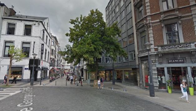 La rue Vinâve d'Île, l'une des principales artères commerçantes de Liège.