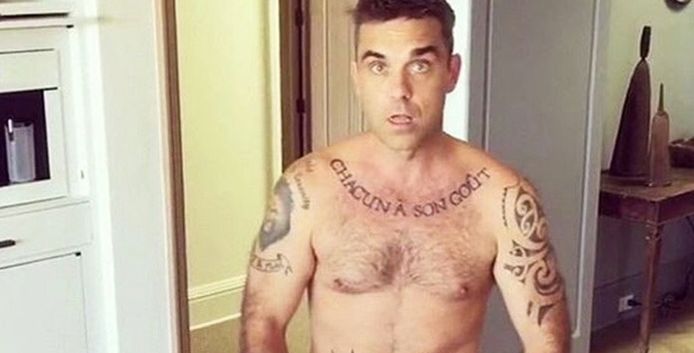 Robbie Williams deelt een naaktfoto.