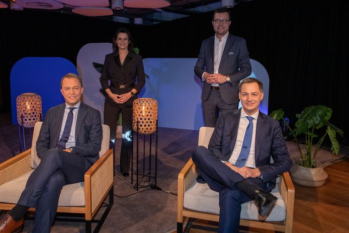 Egbert Lachaert avec Alexander De Croo, Stephanie D’Hose et Jasper Pillen.