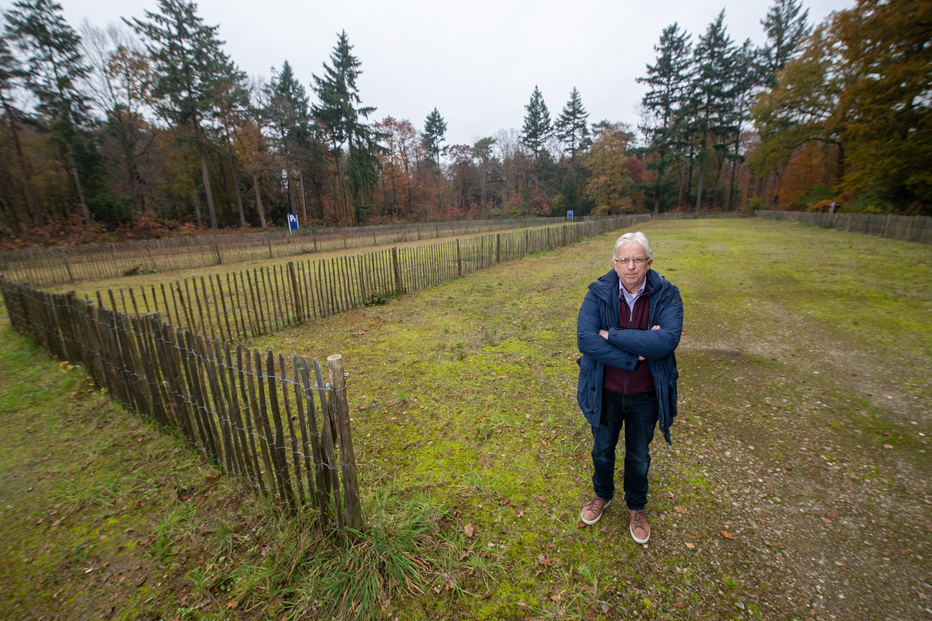 Martin Maassen, AGOVV-voorzitter, maakte zich eerder al boos over de dreigende 'annexatie' van twee velden door de gemeente Apeldoorn als parkeeroplossing voor Apenheul. Dat plan is nu van de baan.