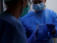 La moyenne des infections quotidiennes se stabilise, les autres indicateurs toujours en baisse
