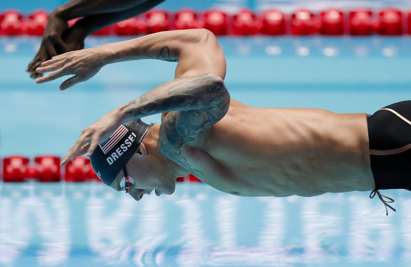 Caeleb Dressel établit un nouveau record du monde du 100 m papillon