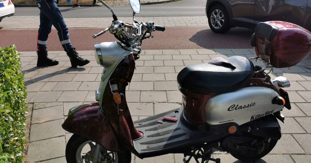 Scooterrijder laat moeder en zwaargewond kind achter na aanrijding: ‘Meisje van 3 moet de gevolgen dragen’.