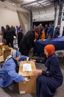 Topdrukte: Kampen zamelt goederen in voor slachtoffers van aardbeving