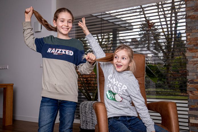 Rik en Ruben hebben een jaar gespaard om haar te kunnen doneren aan stichting Haarwensen. Ze doen er meteen inzamelingsactie erbij.
