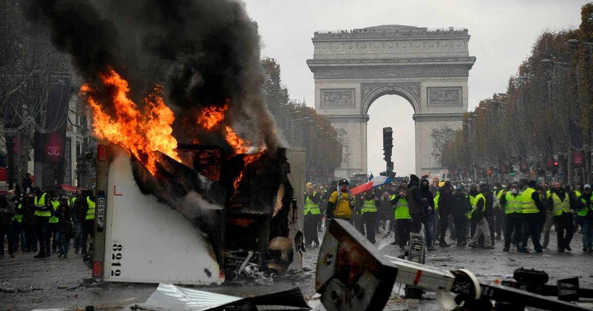 Kruiden Wortel vloeiend Franse politie botst opnieuw met 'gele hesjes' in Parijs | Buitenland |  AD.nl