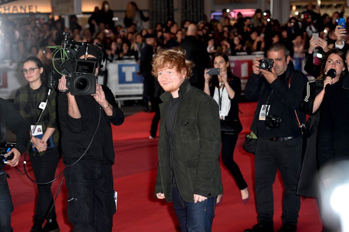 Ed Sheeran op de Cannes Music Awards, tien dagen geleden. Hij is voldoende genezen na zijn fietsongeval en pikt de draad weer op in Singapore.