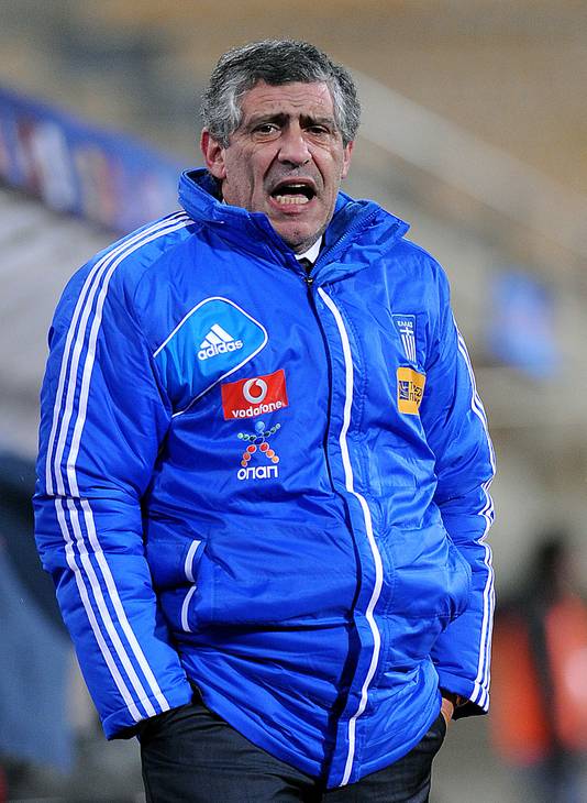 Отто рехагель тренер греции. Фернанду сантуш греция. Тренер сборной греции. Тренер сборной греции. Тренер сборной греции.