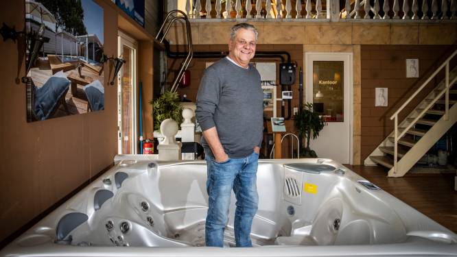 Bryan bouwt luxe zwembaden in Oost-Nederland: ‘Ik blijf me verbazen hoeveel geld mensen hiervoor over hebben’
