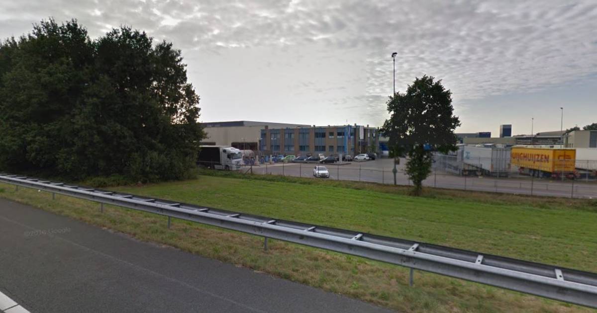 Inbraak in zeven vrachtwagens in Barneveld Amersfoort AD.nl