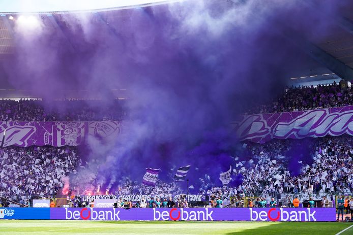 Anderlecht krijgt 5.000 euro boete voor het gebruik van pyrotechnisch materiaal