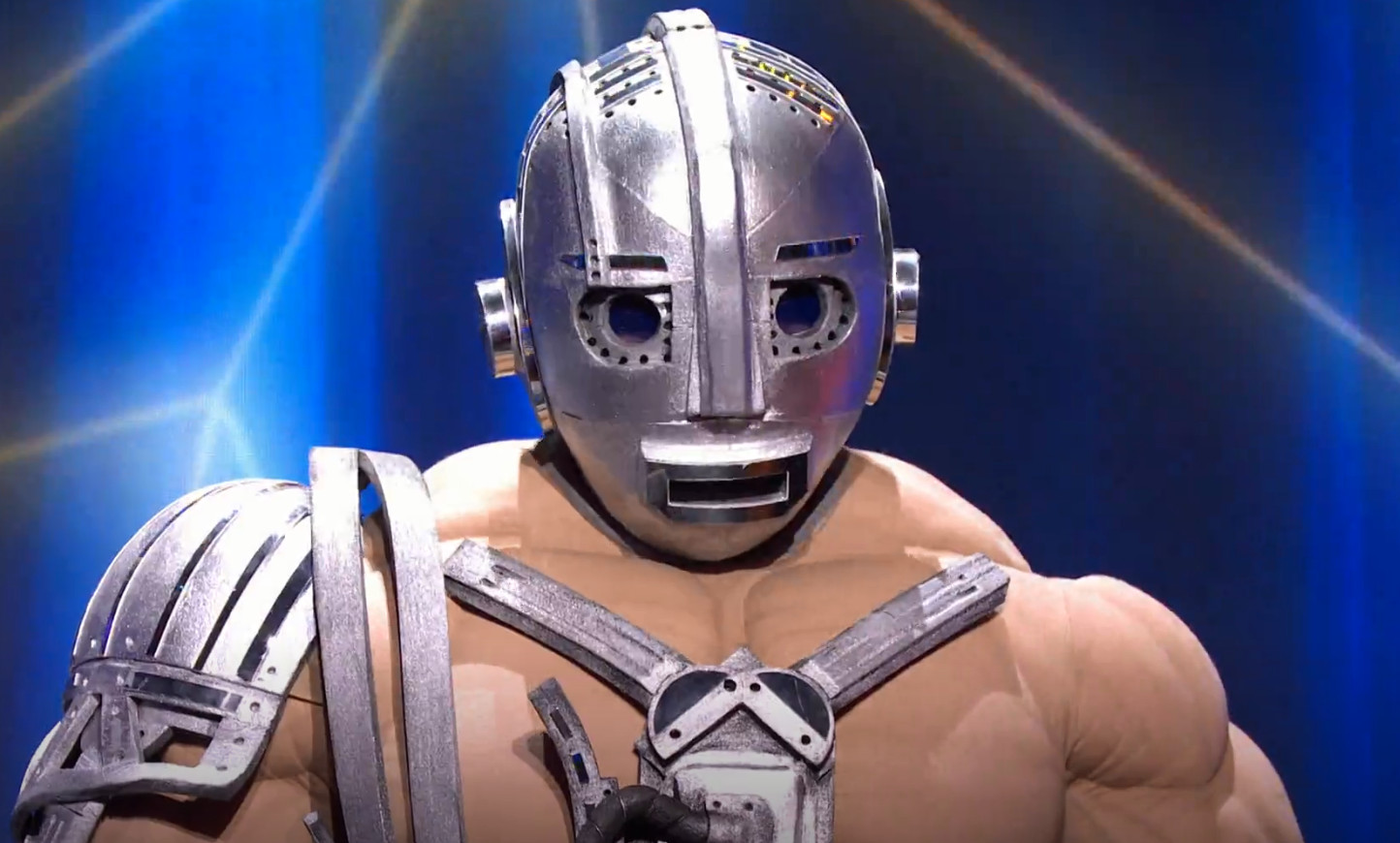 Mysterieuze robot wint the masked singer maar wie zit er toch in 