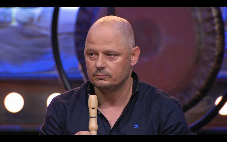 Bas Hoeflaak en zijn fluit. Beeld Prime Video