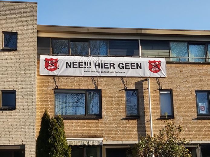 Bewoners van de Keplerweg en Castorstraat in Sterrenburg hebben spandoeken opgehangen.