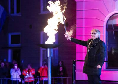 Bevrijdingsvuur ontstoken, Nederland viert de vrijheid
