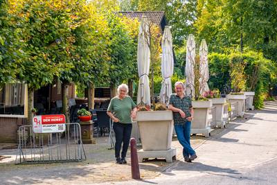 Karien en Arie nemen na 33 jaar afscheid van hun geliefde eetcafé: ‘Hopelijk gooien ze het zo snel m