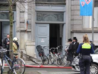 Hulpdiensten rukken uit voor brandje in synagoge