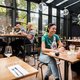 Bij restaurant Sjas is de hele buurt welkom voor een diner