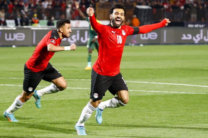 Mohamed Salah viert de 1-0.
