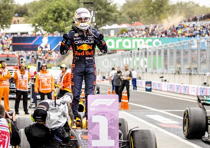 alcohol navigatie Harmonisch Buitenlandse media zien hoe Max Verstappen Ferrari 'verwoest': 'In welke  race wordt hij wereldkampioen?' | Formule 1 | AD.nl